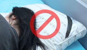 Ngủ gối cao quá sẽ làm tăng nguy cơ đột quỵ