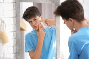 Dấu hiệu dậy thì sớm ở bé trai